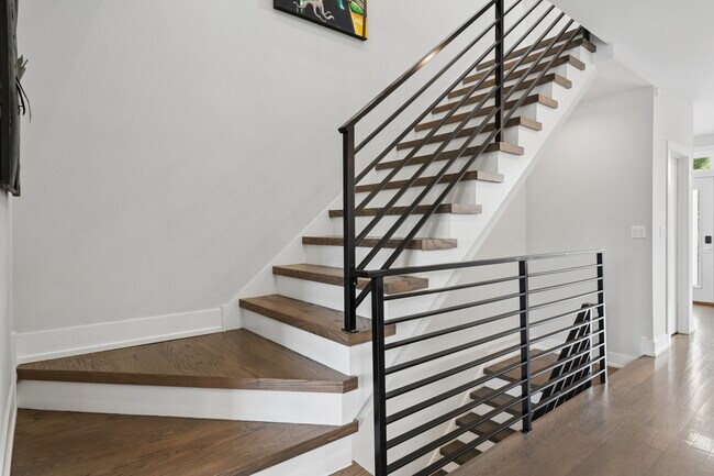 Building Photo - 2731 N 75th Ave