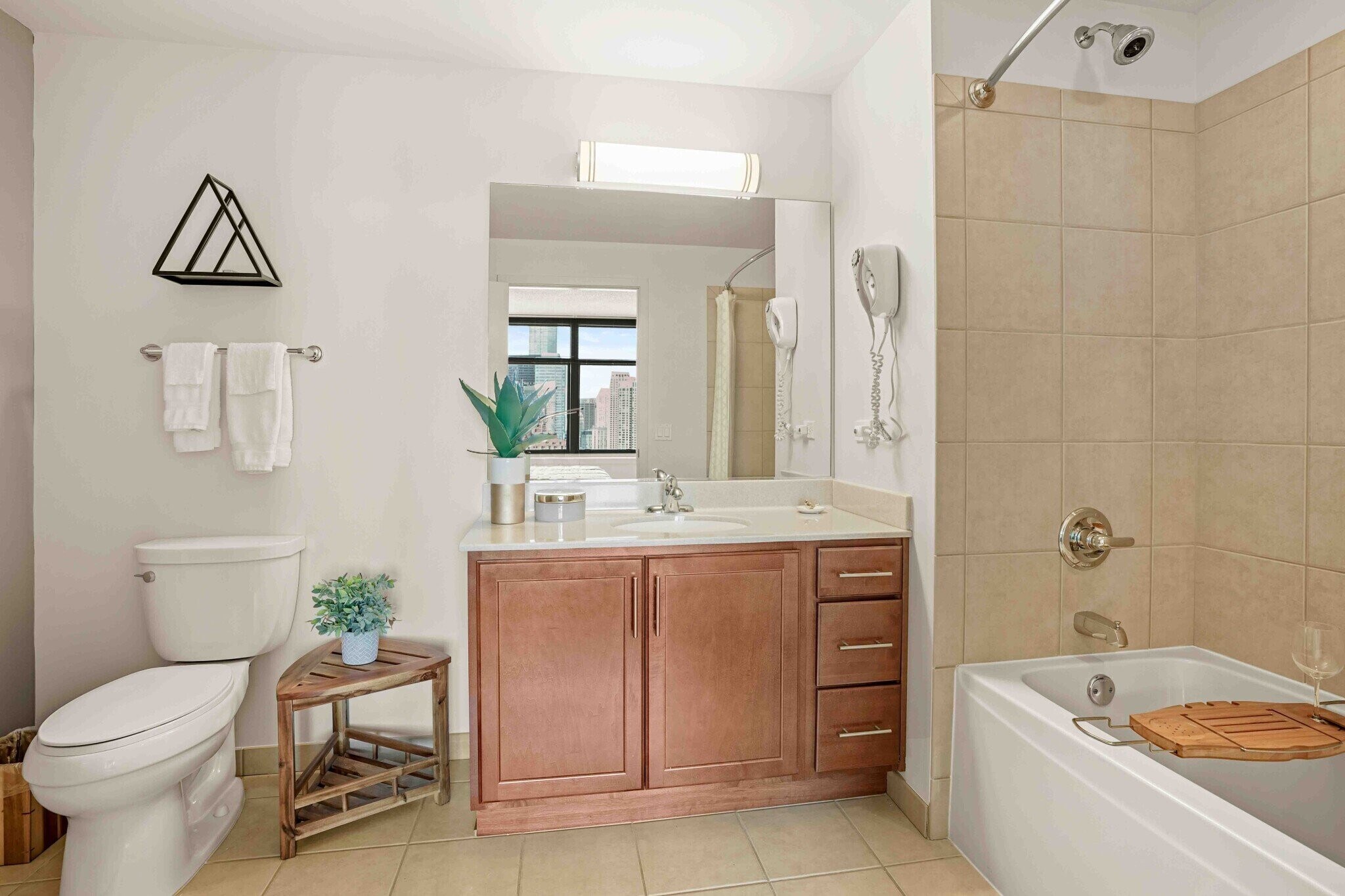 Building Photo - 555 W Kinzie St