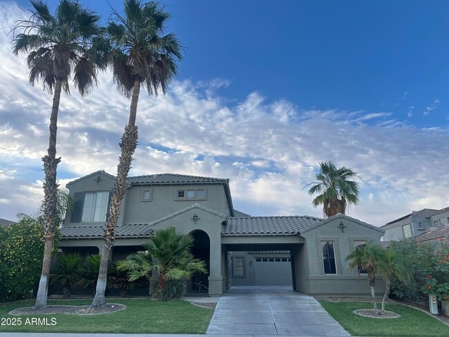 Building Photo - 12534 W Solano Dr