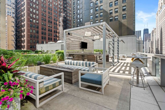 Building Photo - 174 N Michigan Ave