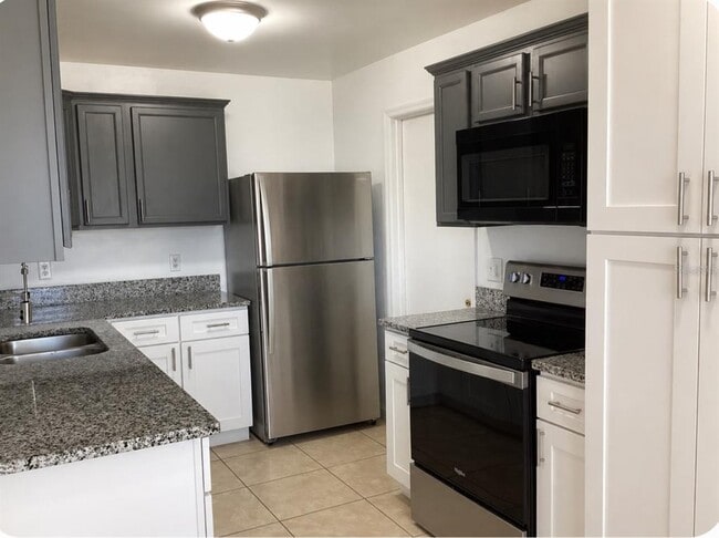 Building Photo - 543 Cardinal Dr