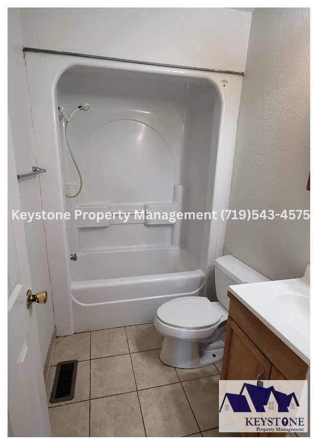 Building Photo - Cozy Northside House 3 Bedroom/1 Bath $140...