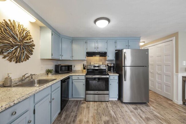 Building Photo - 16 Grasshopper Ln