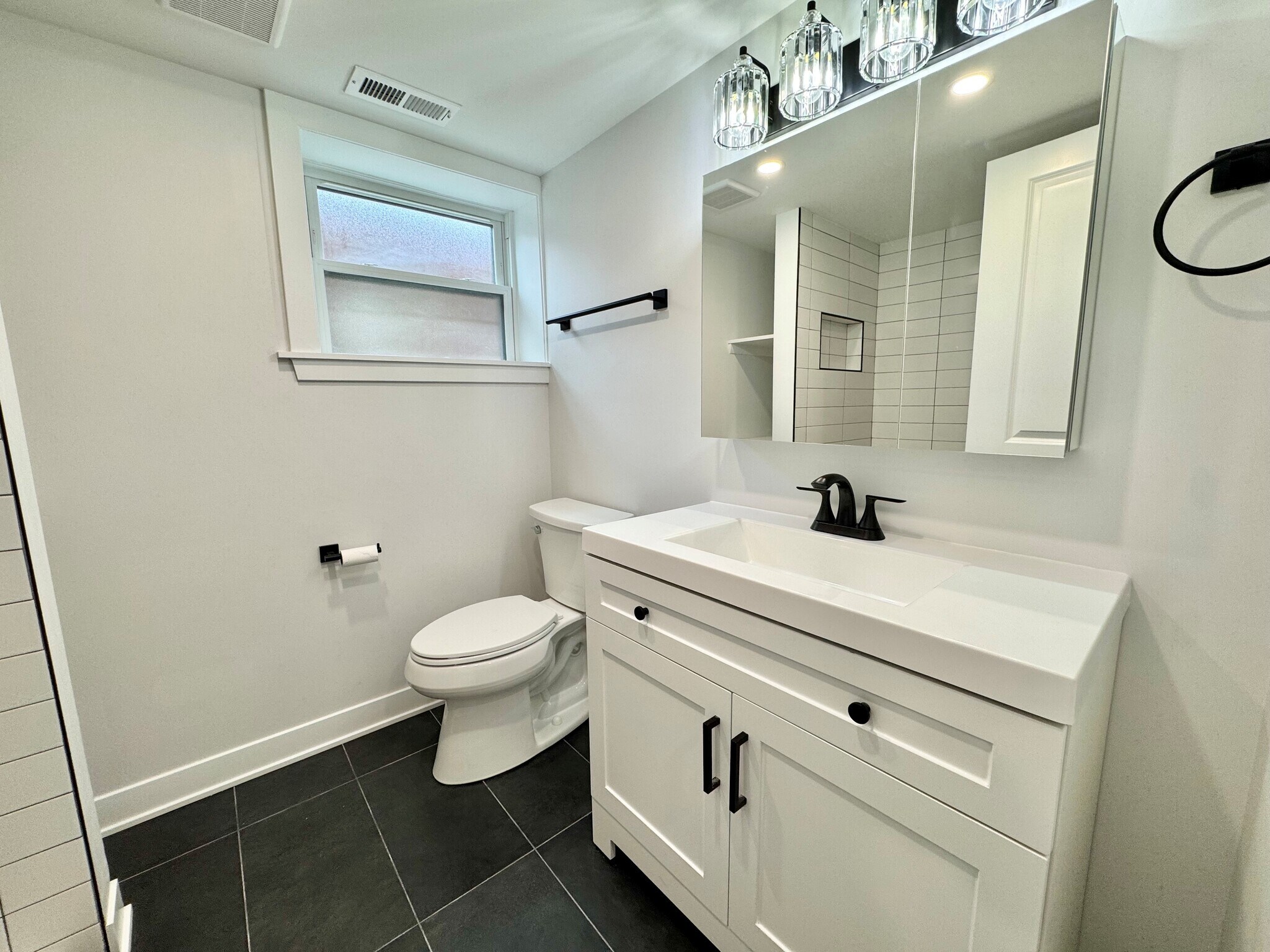 Building Photo - 4816 W Henderson St