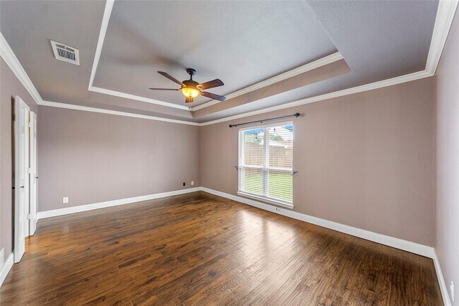 Building Photo - 4636 Versailles Ln