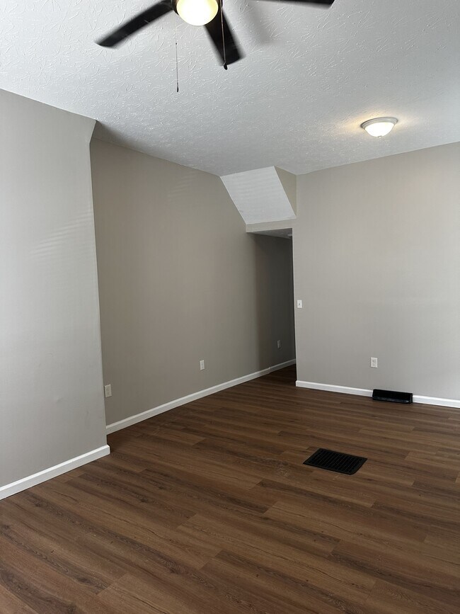 Building Photo - 3312 Glenway Ave