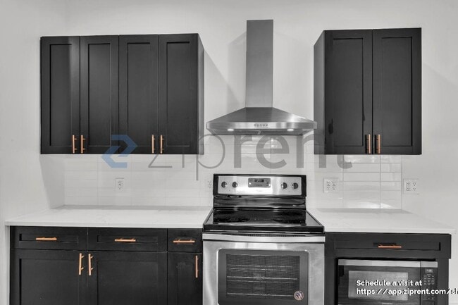 Building Photo - 3002 N Highland Ave