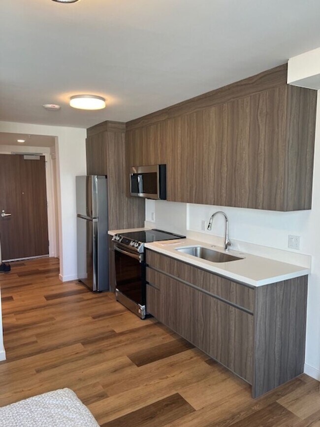 Building Photo - Studio at Park on Keeaumoku