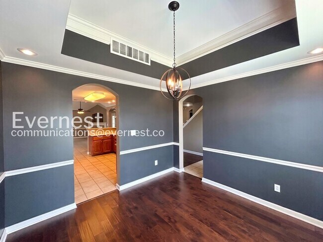 Building Photo - 4 Bed/2.5 Bath Home with Garage / Pet-Friendly / Vouchers Accepted / Available Now!
