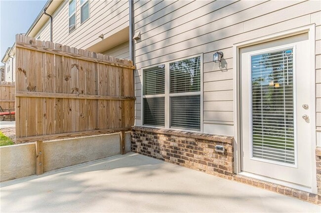 Building Photo - 1380 Sugar Glen Ct