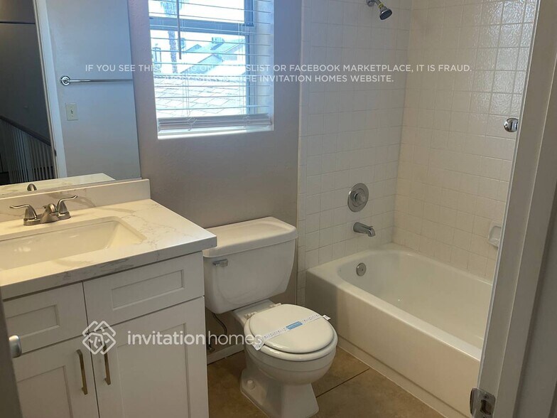 Building Photo - 7008 English Mist Cir