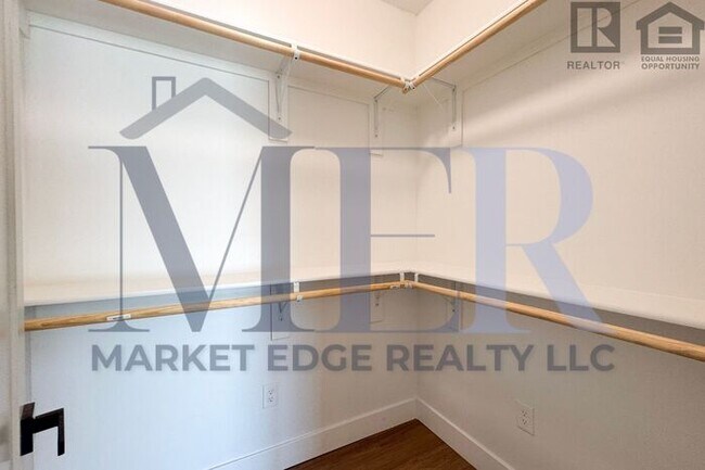 Building Photo - 3Bed/2.5Bath Townhouse in Sedona! FIRST MO...