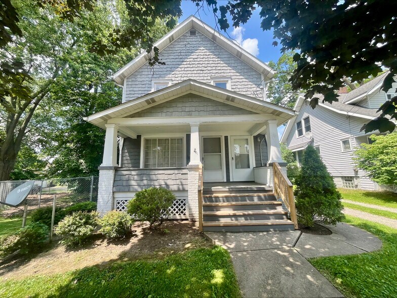 Primary Photo - 1163 Carey Ave