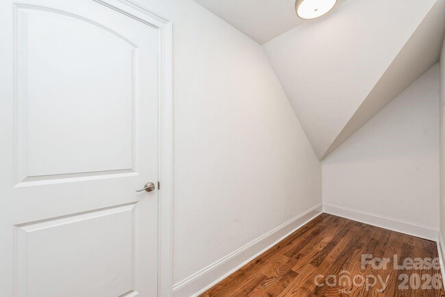 Building Photo - 6513 Rockwell Blvd