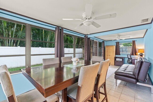 Building Photo - 1880 Kathy Ln