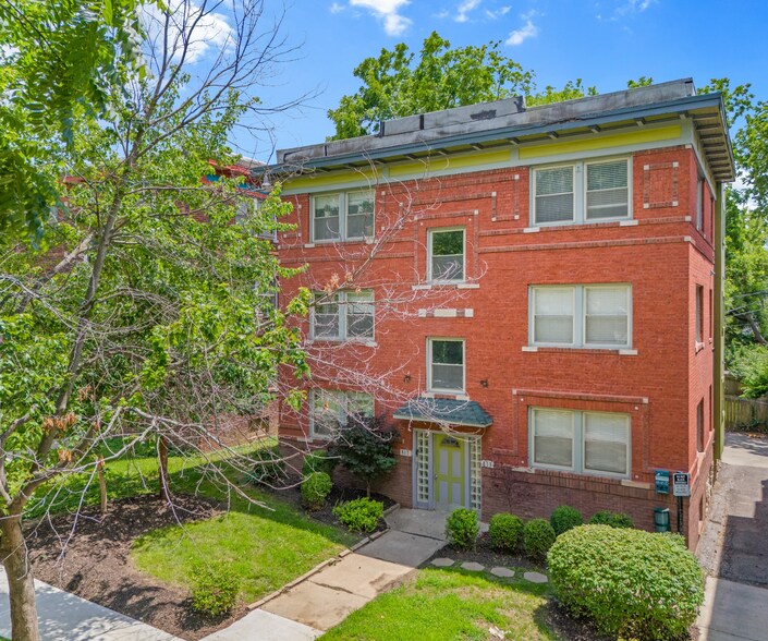 Primary Photo - The Hawkins - 815-817 E 42nd
