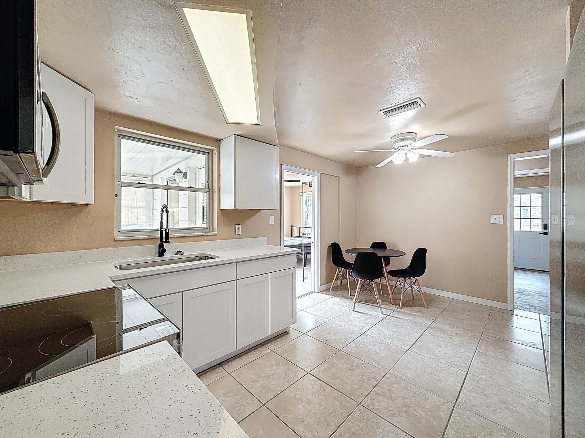 Building Photo - 3632 Brompton Dr