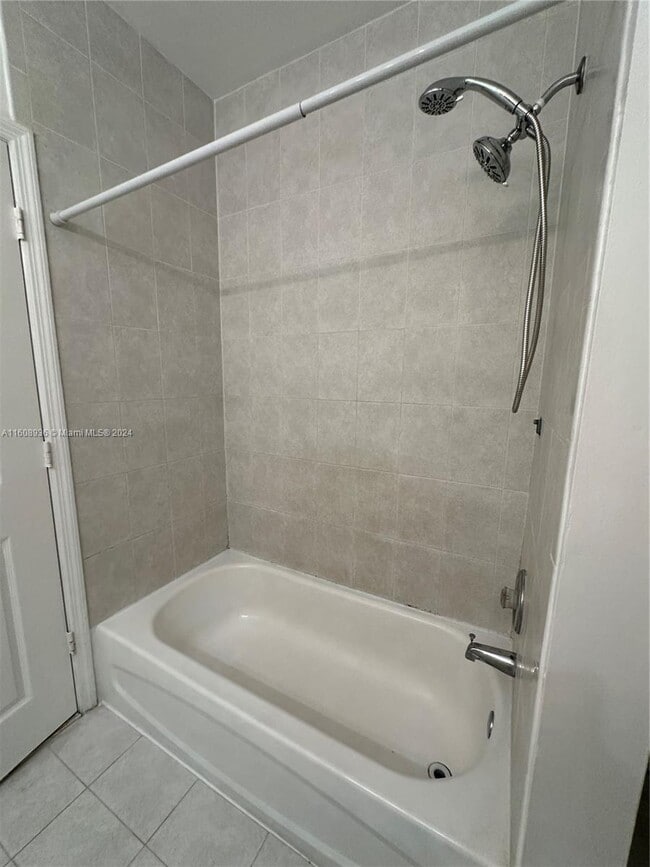 Building Photo - 2731 NE 3rd Dr