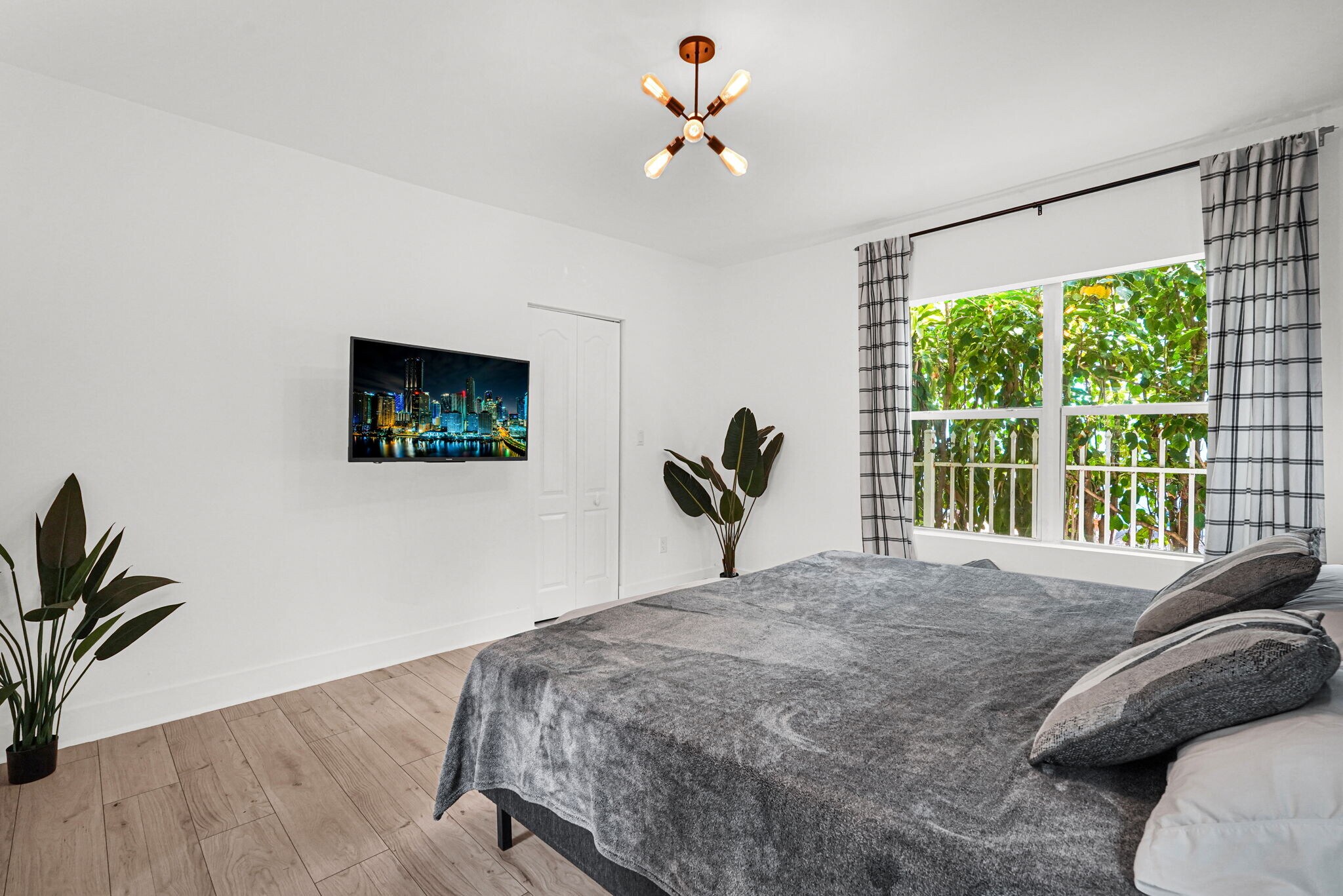 Building Photo - 37 NW 47th St