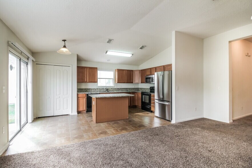 Building Photo - 860 Bonaparte Landing Ct