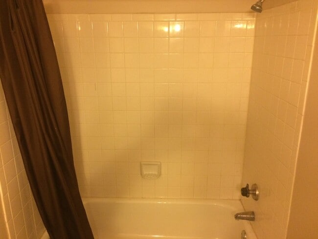 Building Photo - For Rent