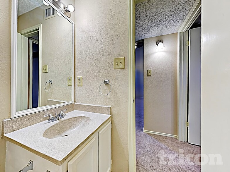 Building Photo - 1304 Farley Dr