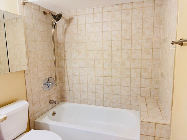 Building Photo - 32 Walden Dr