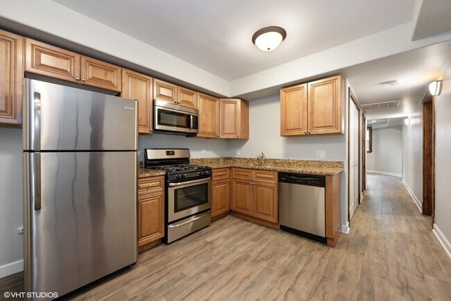 Building Photo - 3428 N Damen Ave