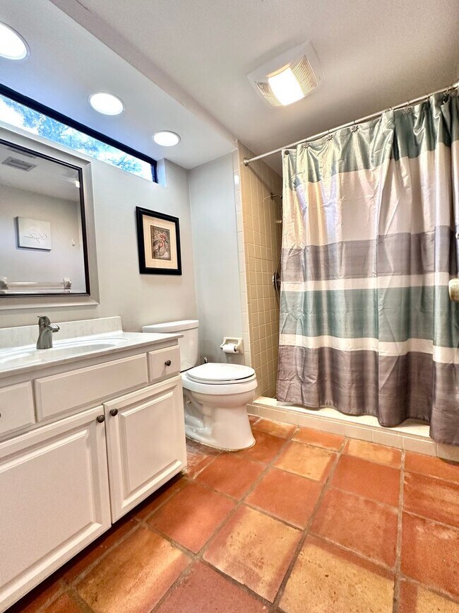 Building Photo - Fully furnished 2-Bedroom, 2-Bath Lakefront Cottage in Sandestin Resort available for Long Term R...