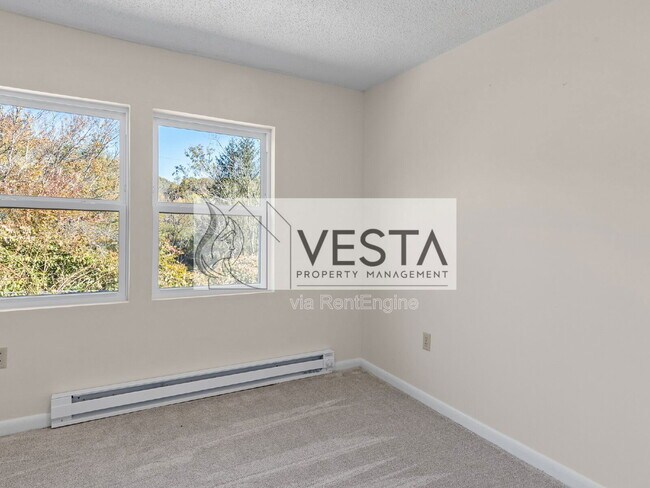 Building Photo - 78 Old Oak Hill Rd