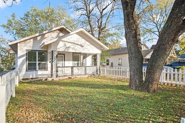 Building Photo - 907 N McKinley Ave