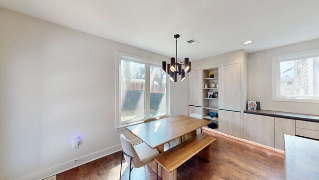 Building Photo - 1220 Lomax Ave