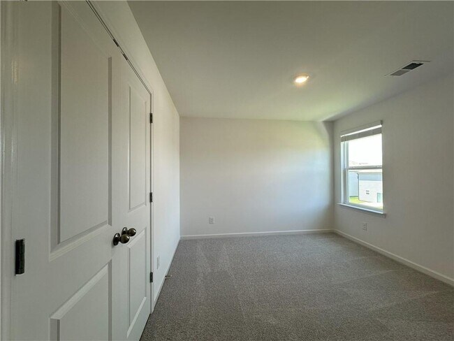 Building Photo - 612 Blue Sky Blvd