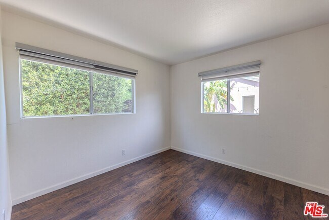 Building Photo - 837 Sunset Ave