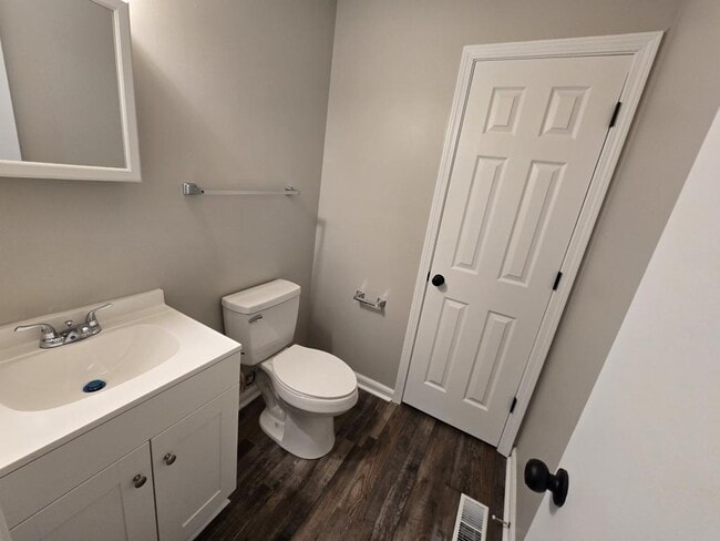 Building Photo - 301 N Broad St