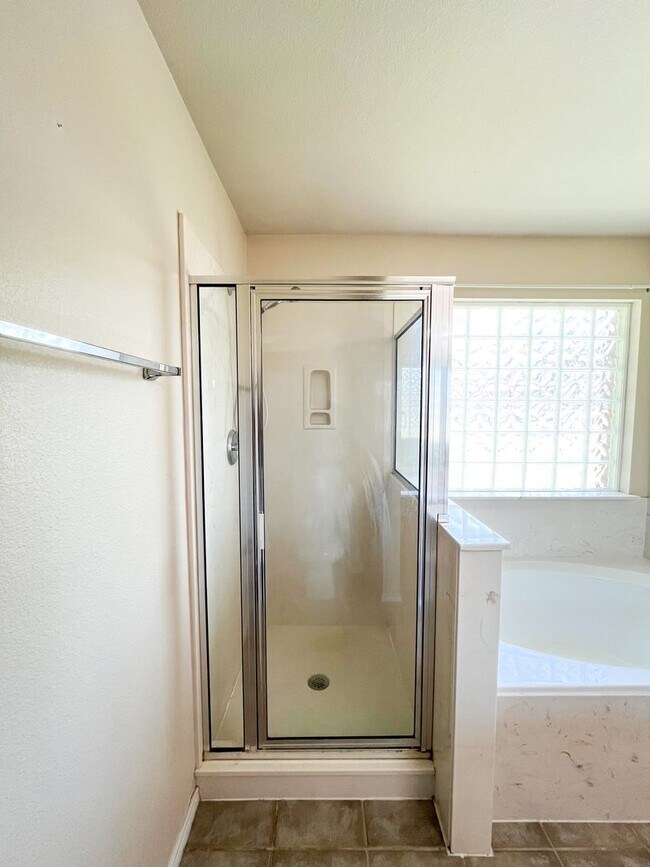 Building Photo - Available Now Beautiful 1 story, 4 bedroom...