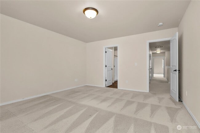 Building Photo - Listed For Rent