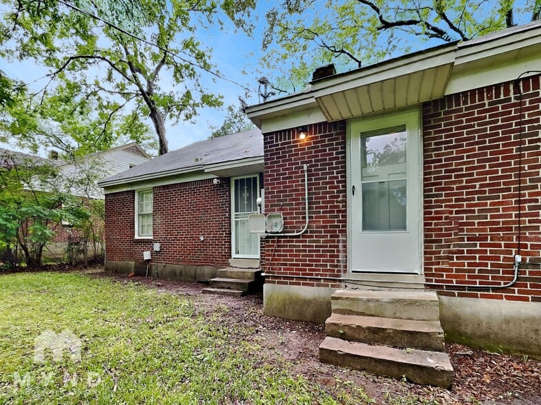 Building Photo - 90 N Greer St