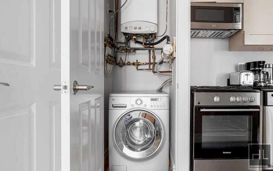 Building Photo - E 13TH ST.