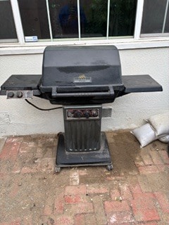 Renovated BBQ - 8507 Fullbright Ave