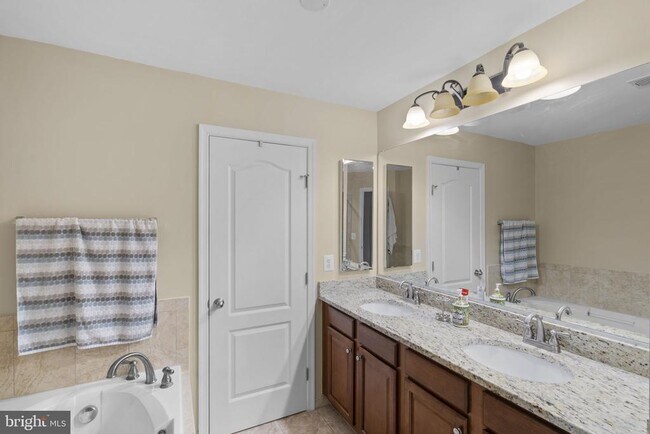 Building Photo - 43682 Chicacoon Creek Square
