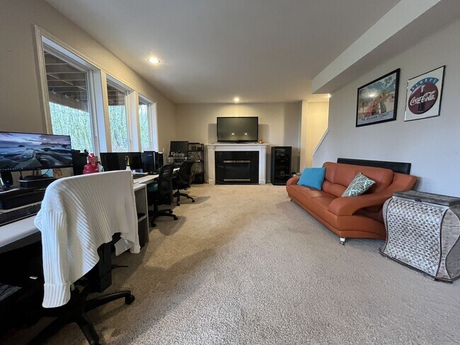 Building Photo - Executive-Style Northwest Heights Home with Forest Views and Refined Architectural Details