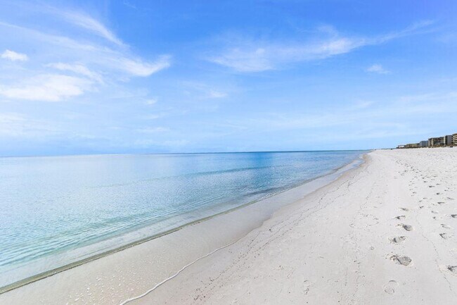 Building Photo - 667 Nautilus Ct