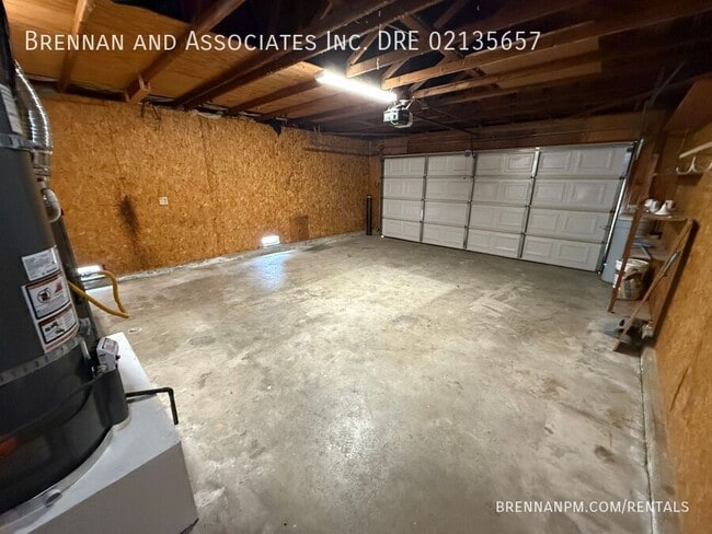 Building Photo - 9046 Ildica St