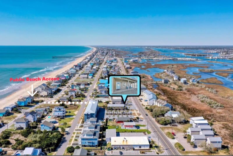 Building Photo - 604 N New River Dr