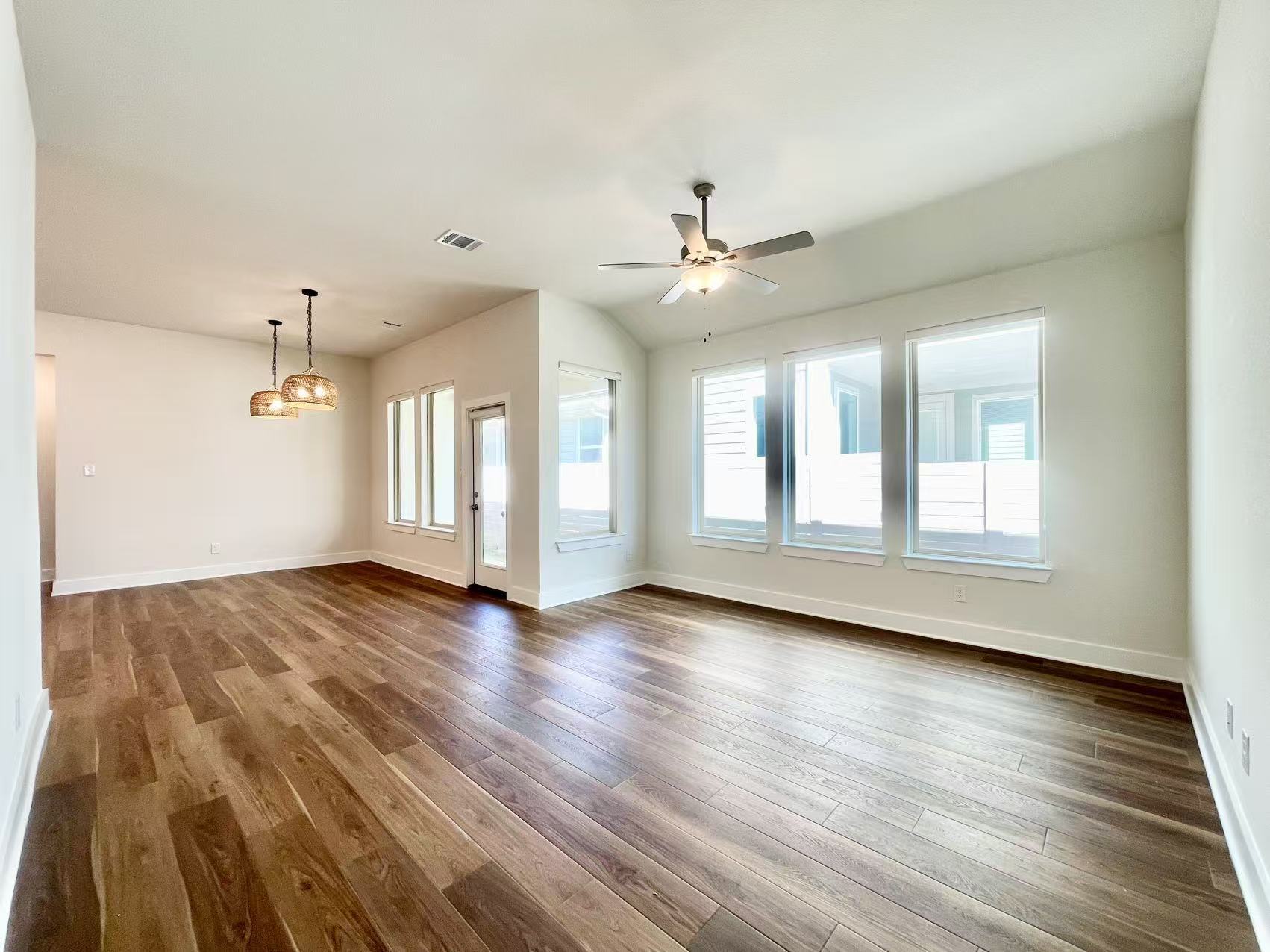 Building Photo - 3320 Eddington Dr