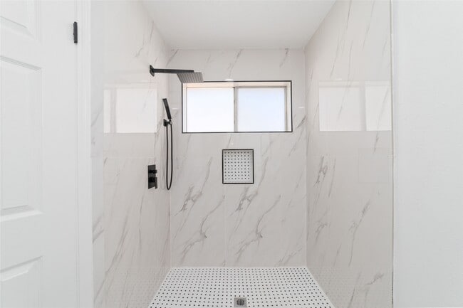 Building Photo - 13330 Agarita Ln