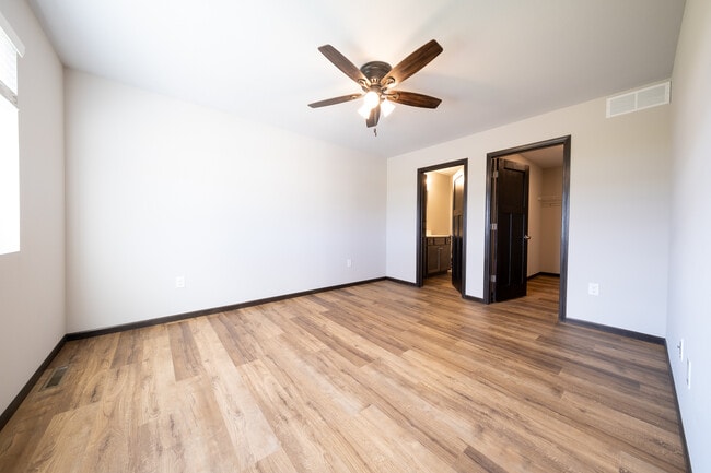 Building Photo - 669 4th Cir Dr SW