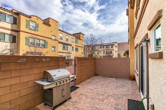 Building Photo - 1525 Spiced Wine Ave