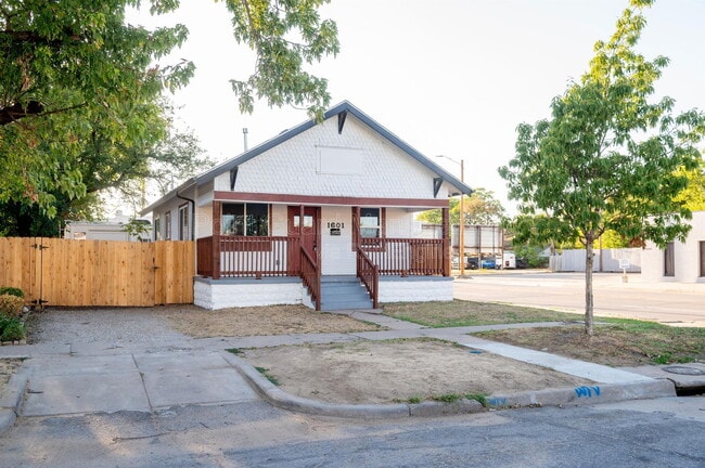 Building Photo - 1601 S Pattie St